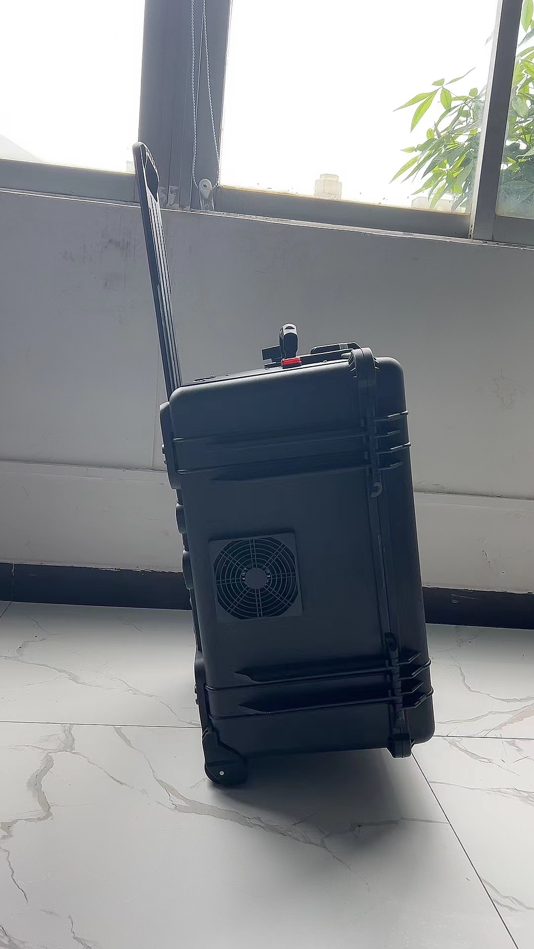 贵德手拉箱型移动通信干扰器